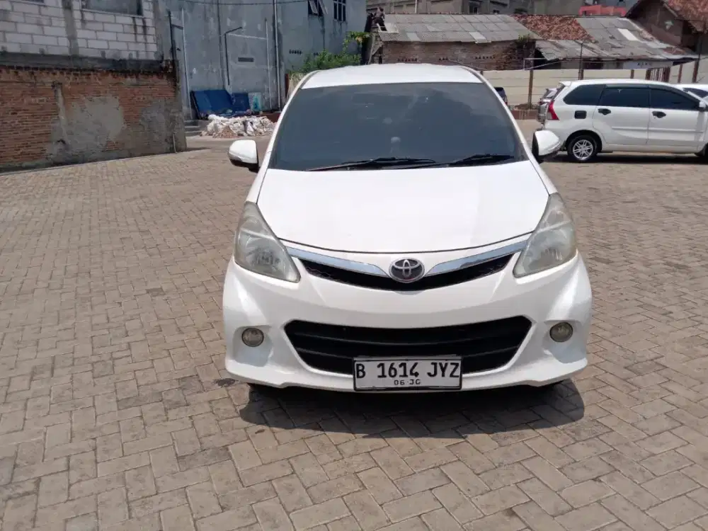 Dijual Avanza Veloz 1.5 matic tahun 2013