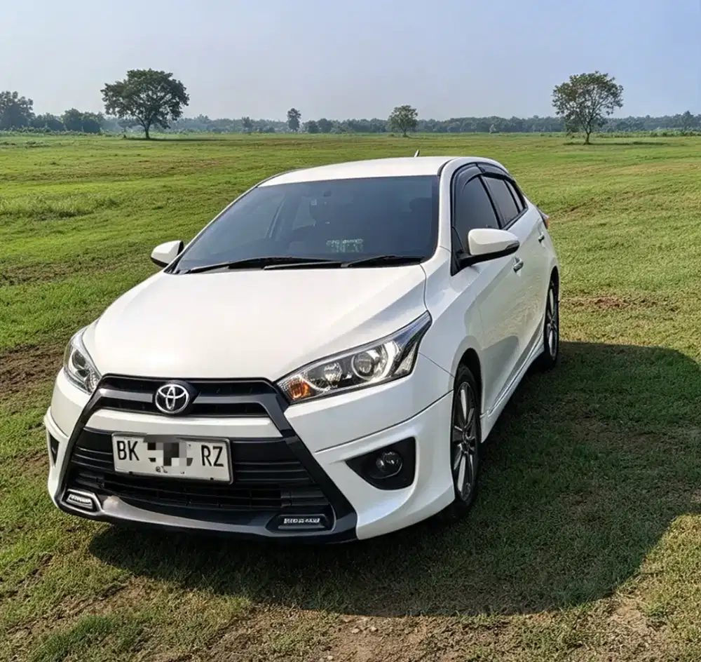 Toyota Yaris manual 2014