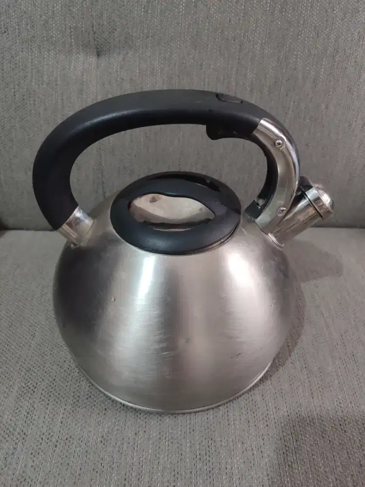 Teko siul (whistling kettle) stainless steel berkualitas tinggi