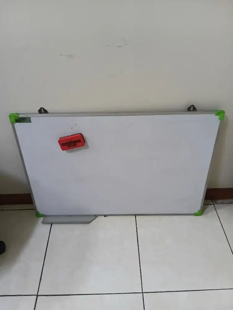Papan tulis whiteboard