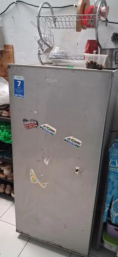 Kulkas merk Aqua