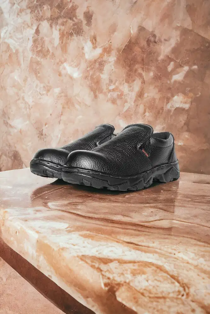 Premium Sepatu safety di Batam