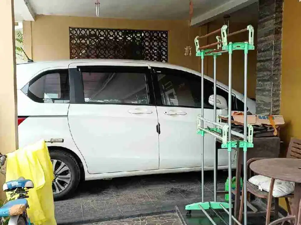 Dijual rumah nyaman asri 2 lantai 1.150milyar nego tipis sektor melati grand depok city