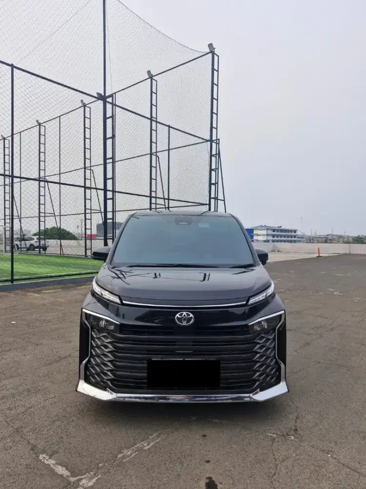 Toyota Voxy 2.0 CVT Nik 2022