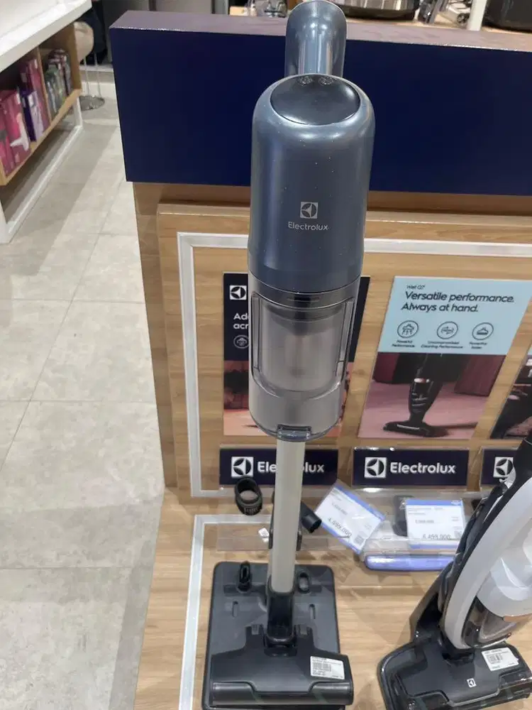 ELECTROLUX VACUM CLEANER WHITE