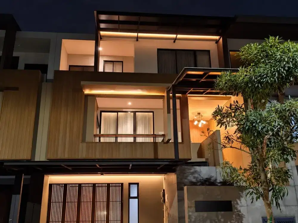 Rumah 3 Lantai 4+1 Kamar Hadap Utara Siap Huni di Zora