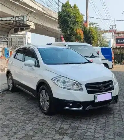 Suzuki SX4 S-CROSS AT 2016/2017 Putih – KM 83 Ribu, Record & Pajak Pan