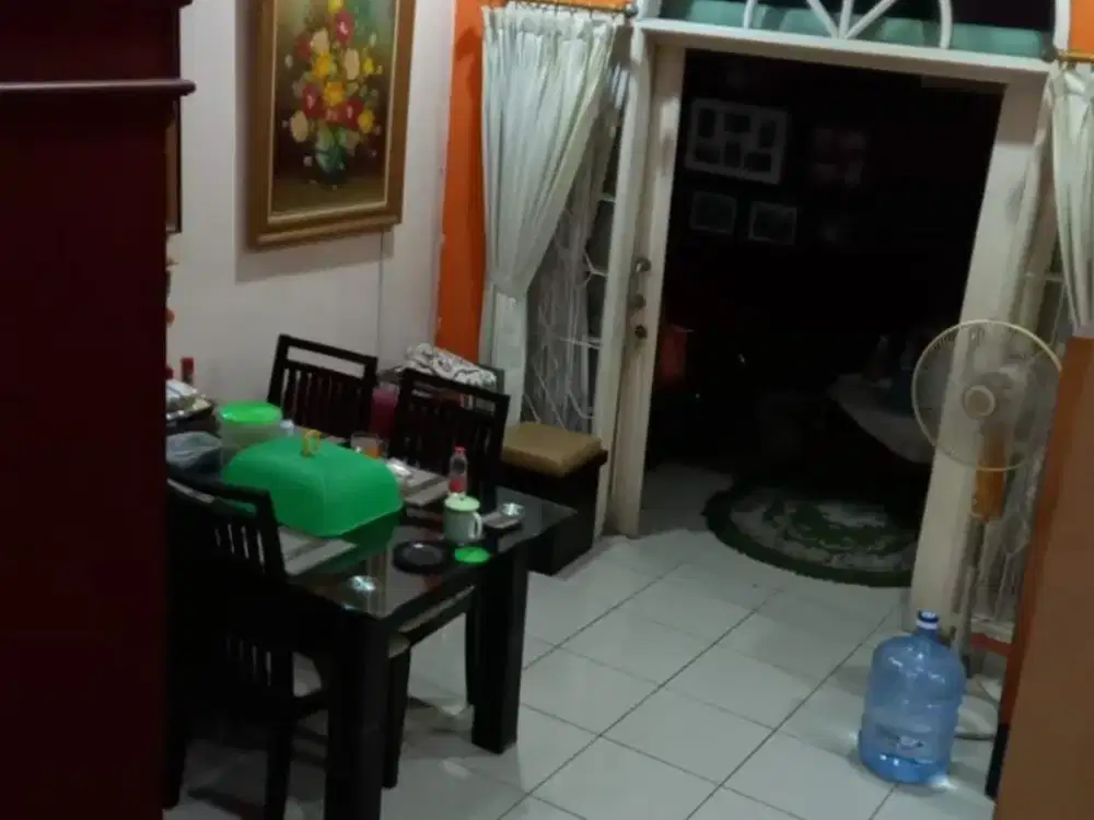 TERMURAH DIJUAL RUMAH 2 LANTAI SIAP HUNI NYAMAN TERAWAT LOKASI DI ISATANA REGENCY BANDUNG