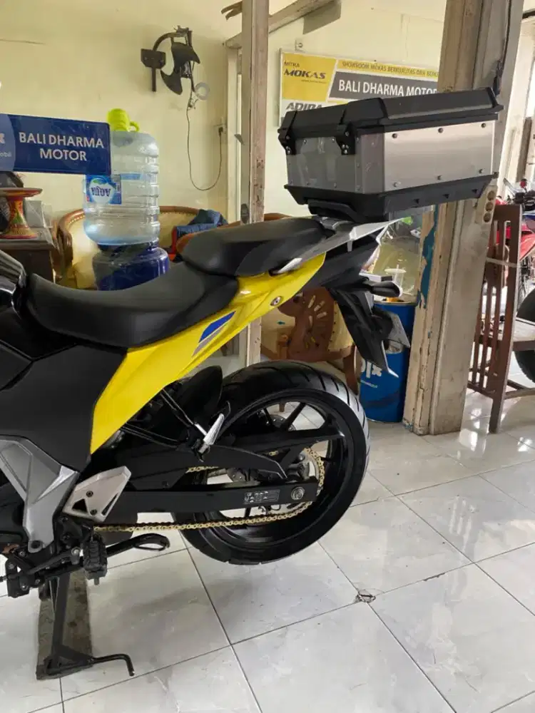 Susuki V. Strom 250 thn 2023 cash. Bali dharma motor