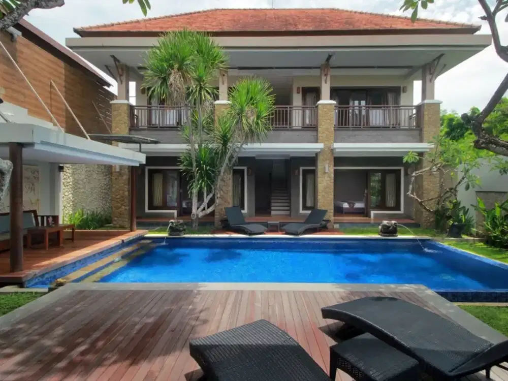 DISEWAKAN VILLA 4 KAMAR DI SEMINYAK, BALI
