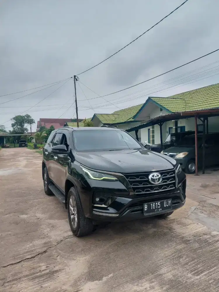 Jual Toyota Fortuner VRZ 2.4 Diesel Matic 2021