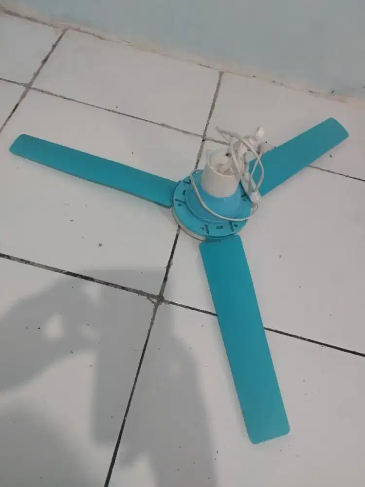Kipas Angin Gantung Kyzuku