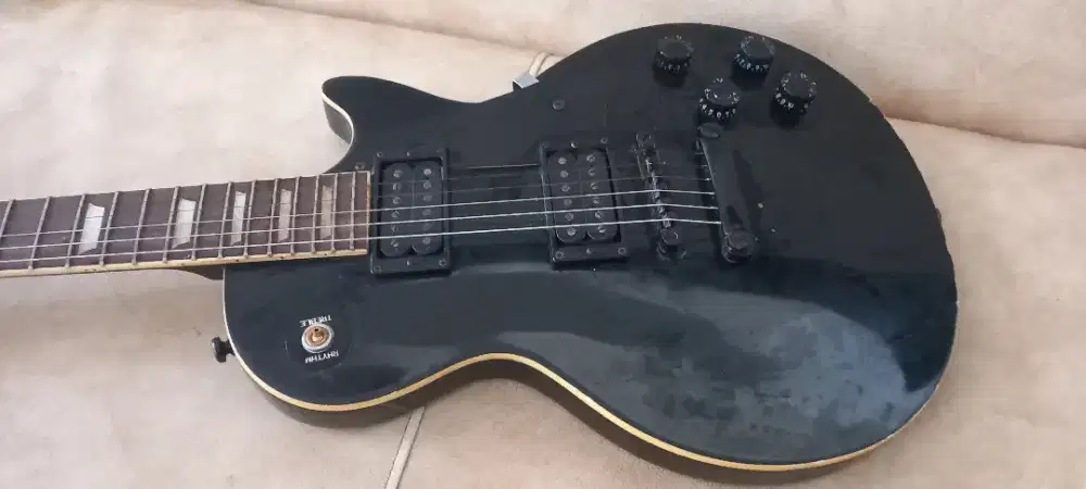 Jual cepat Epiphone less paul