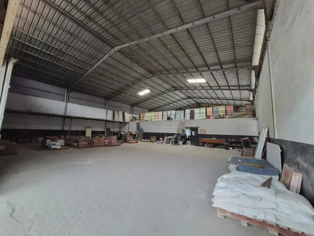 Tempat Usaha Strategis Solokan Jeruk Cocok Untuk Showroom/Gudang