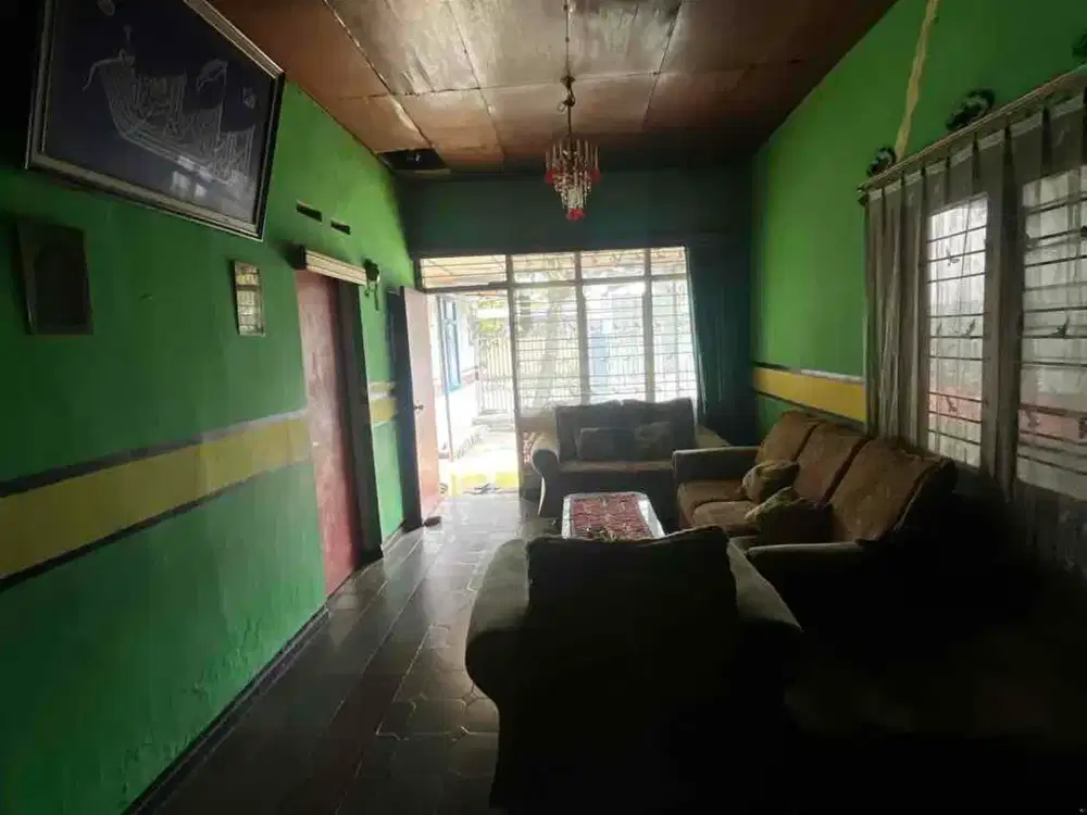Rumah Pinggir Jalan Propinsi Hitung Tanah Deket ke alun alun Garut