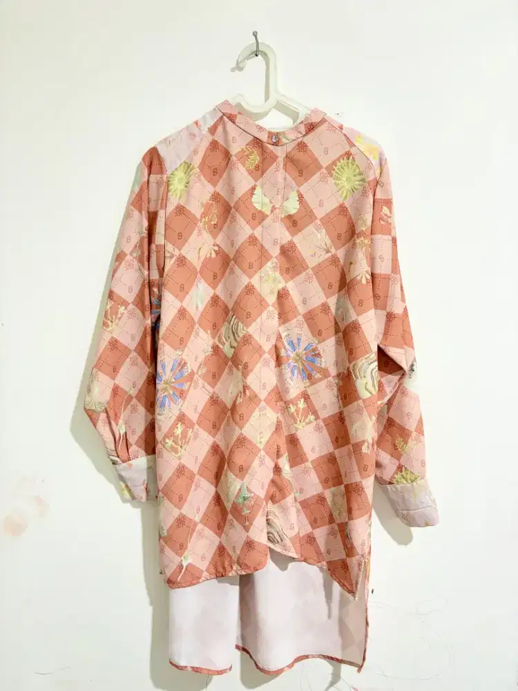 Baju Atasan Merk Button Scarve X Ria Miranda