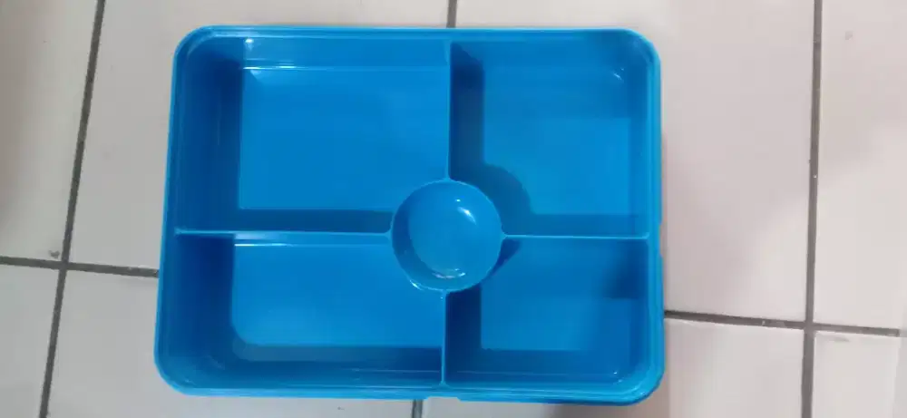 Kotak makan sekat 5