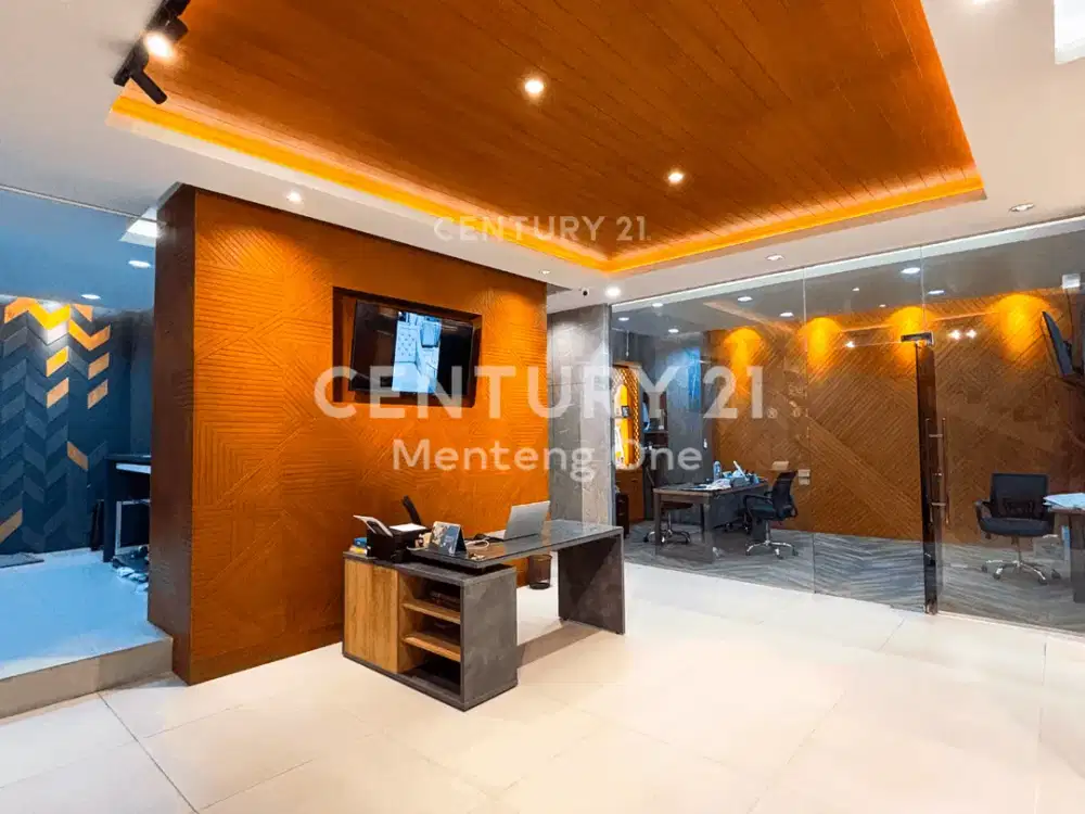 Gedung Komersial 5 Lantai Pintu Air Raya