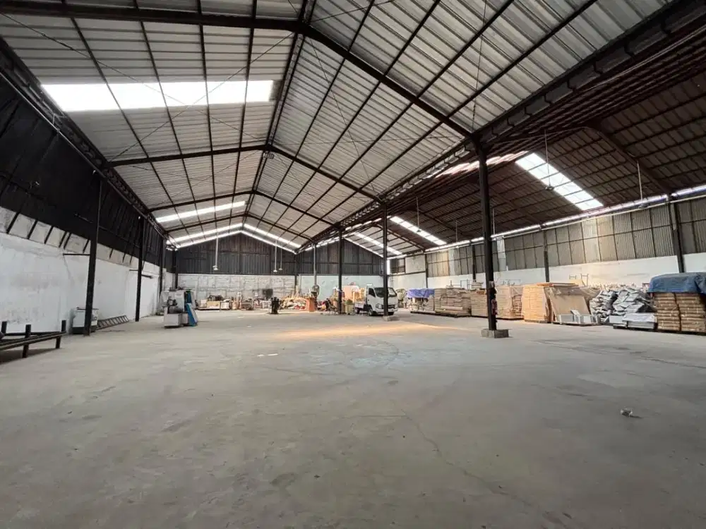 Gudang Siap untuk Kebutuhan Usaha di Bintara Bekasi – 1.264 m², SHM