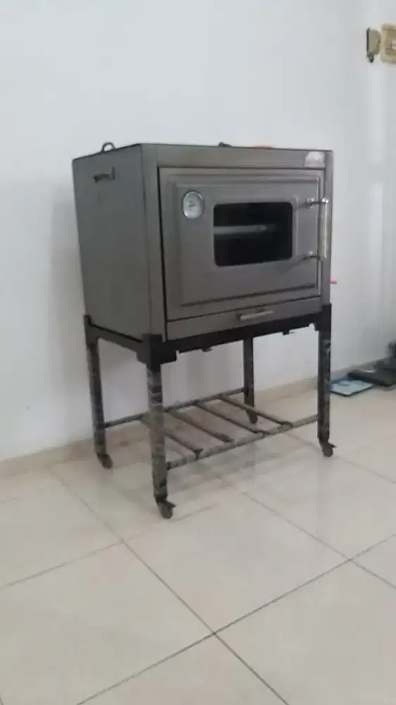 Oven Gas Komersial Golden Stars + Meja Roda (Siap Pakai
)