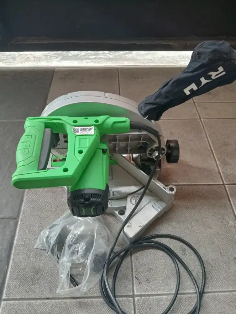 Dijual mesin potong aluminium 7 inc, merk Ryu