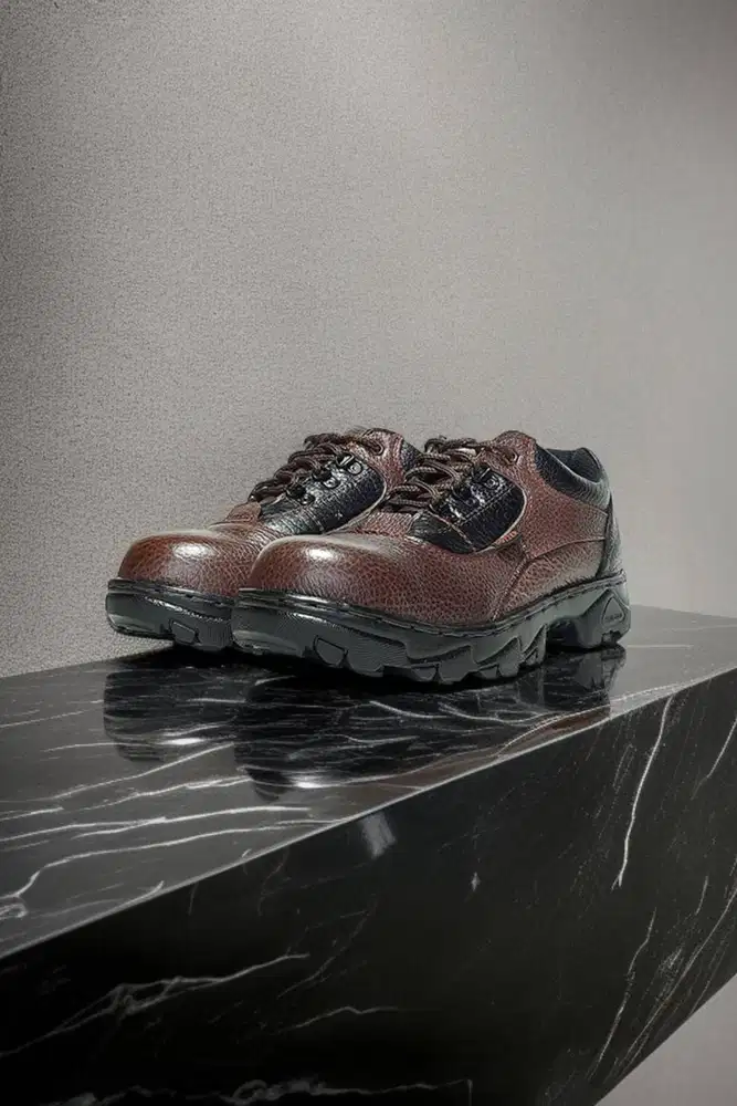Resmi Sepatu safety Yogyakarta