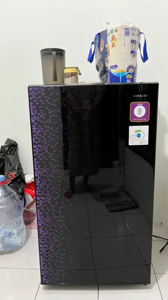Di jual Kulkas Sharp 133L , pemakaian baru 5 Bulan