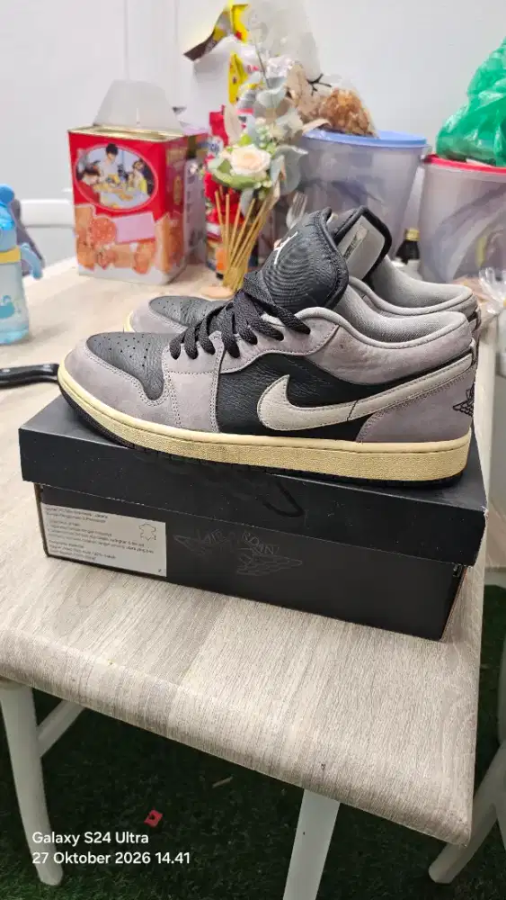 SEPATU NIKE AIR JORDAN 1 LOW SE