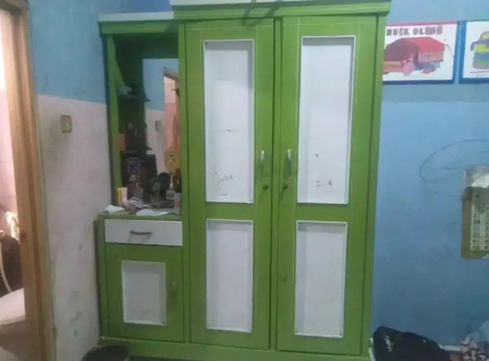 Lemari pakaian bagus