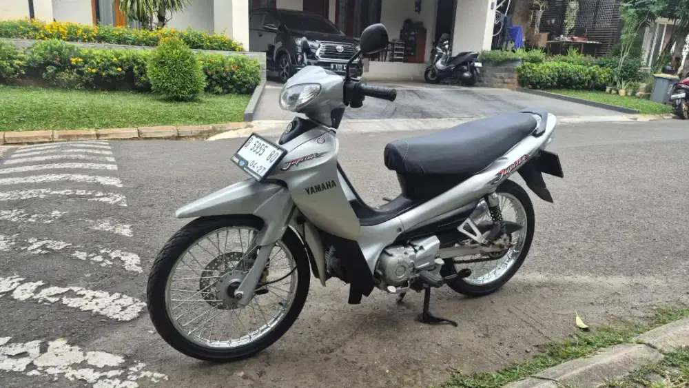 Yamaha Jupiter Silver
