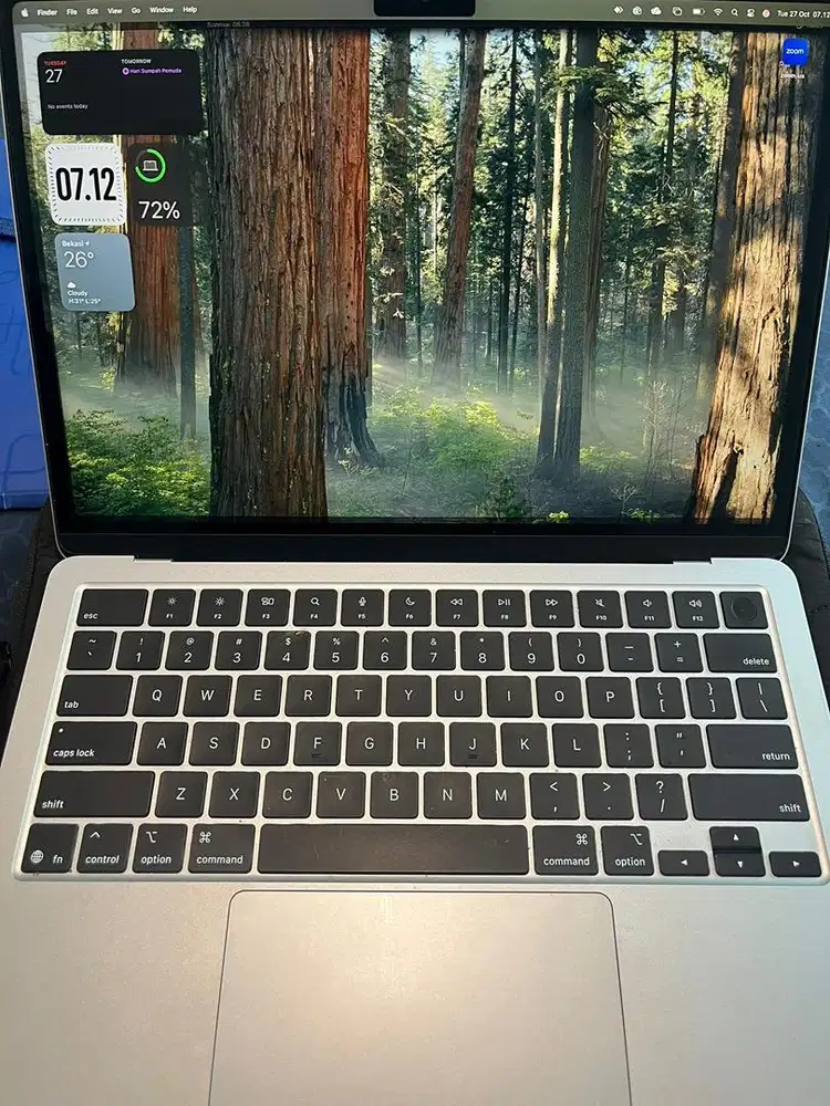 Dijual Sisa 1 Macbook Air M4 Lengkap dengan box