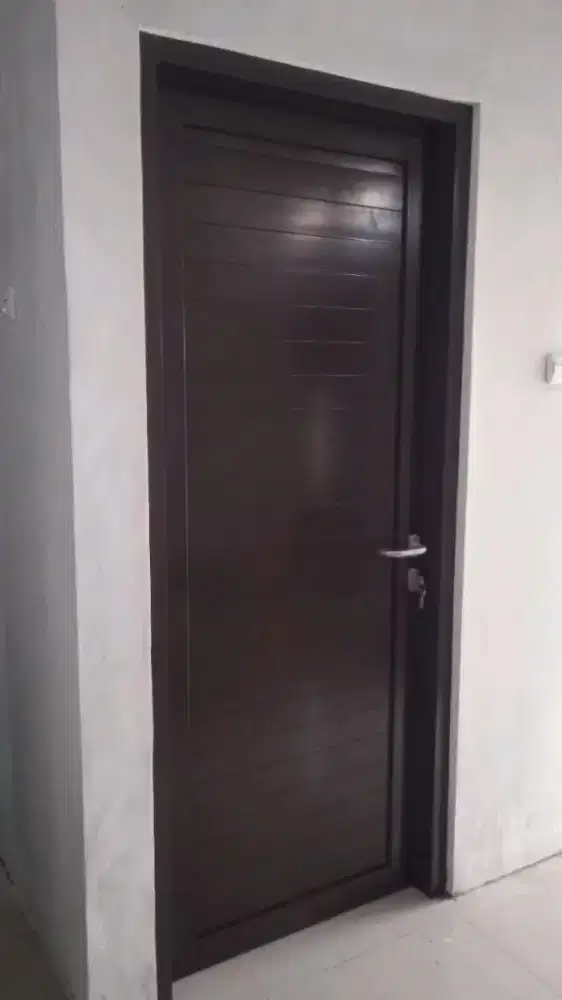 Pintu kusen almunium