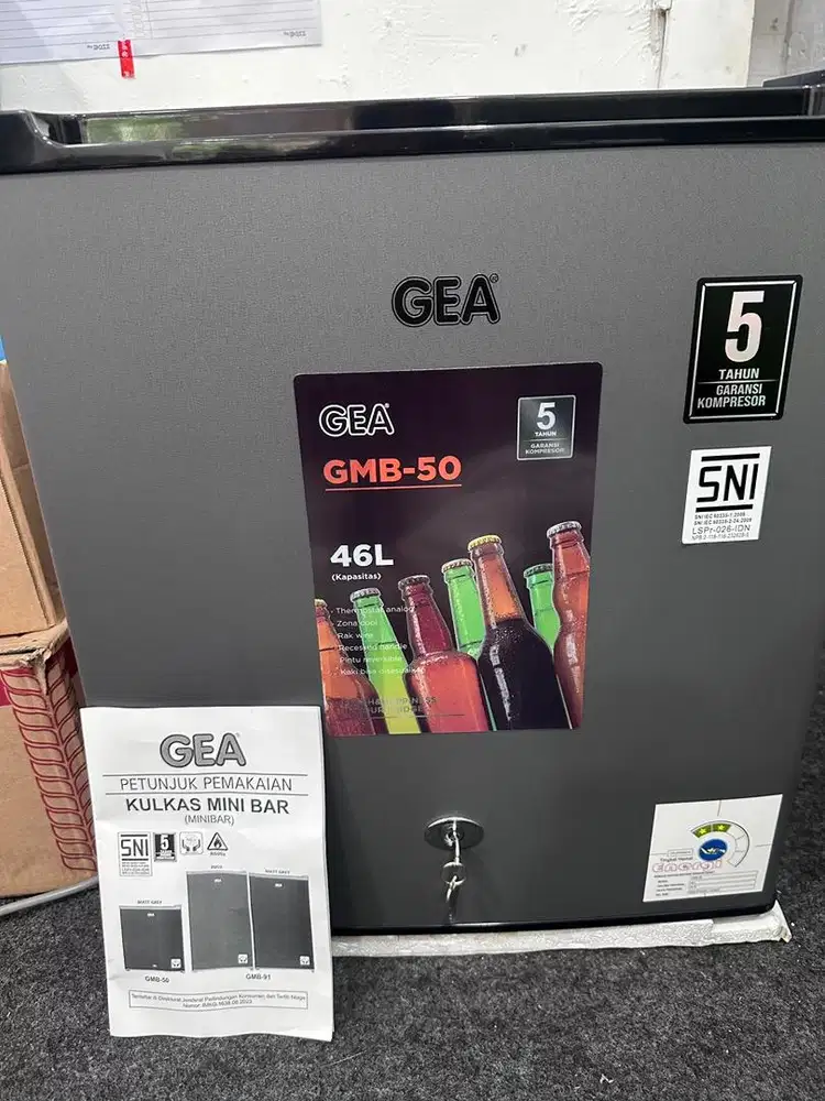 Kulkas mini merk GEA