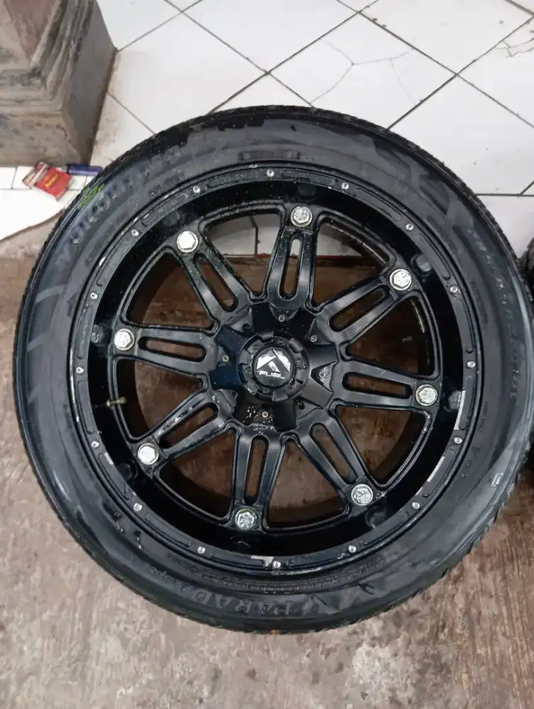 Velg dan ban merek fuel