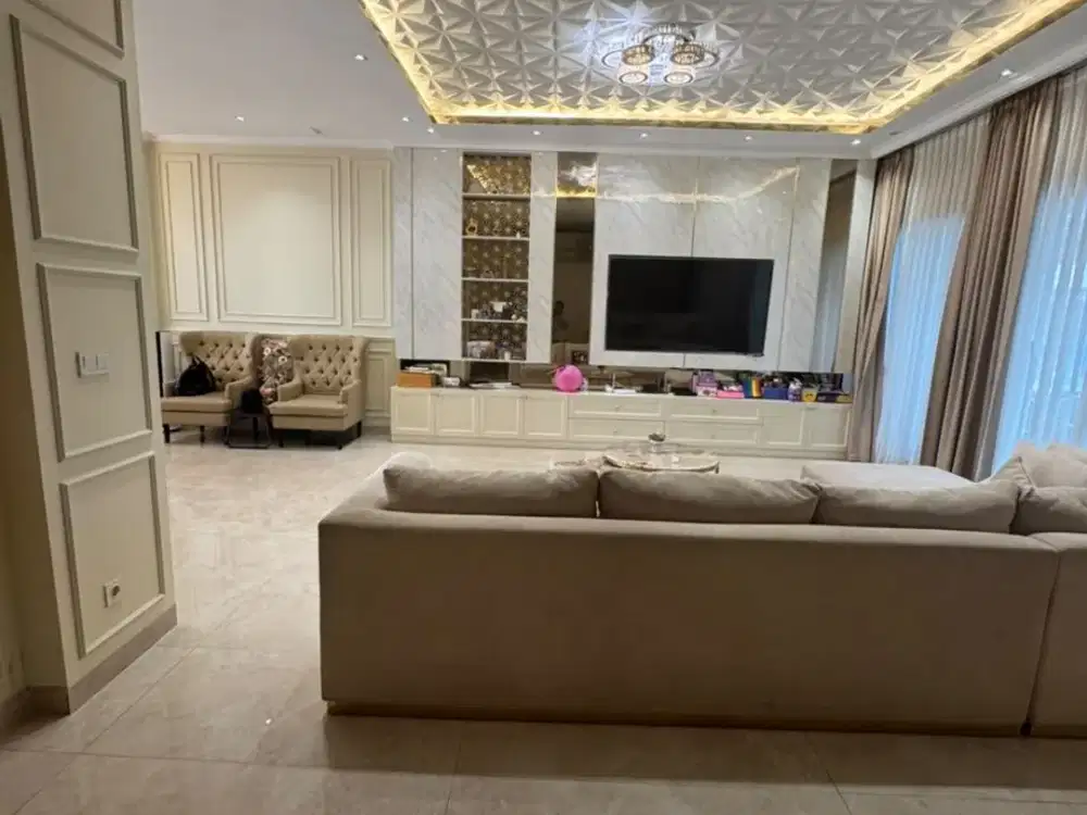 Dijual Rumah Cluster Violin Golf Island PIK, Uk. 8x25, Full Furnished,Ada Kolam Renang, Rp 9.2 M