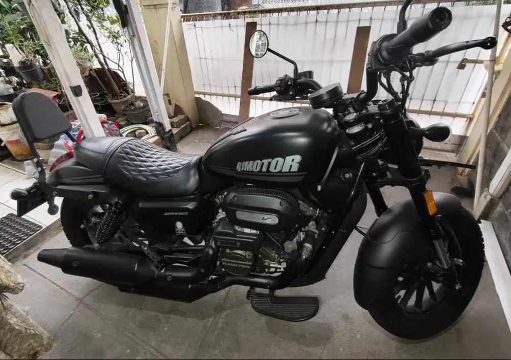 QJMOTOR SRV 250 AMT KM RENDAH PLUS ASESORIS