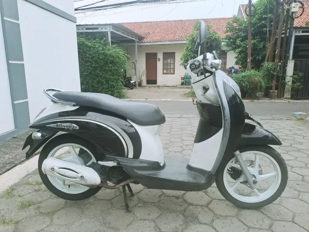 Honda scoopy tahun 2012