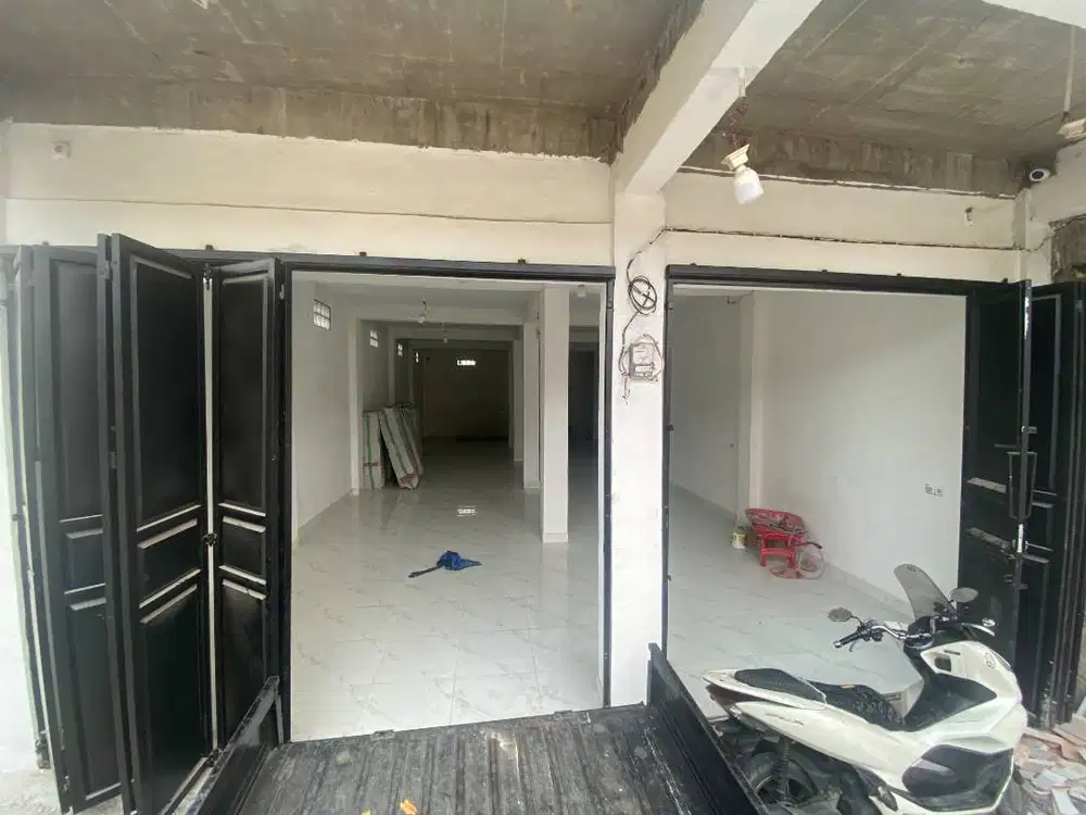 disewakan ruko pinggir jalan utama luas 225m2