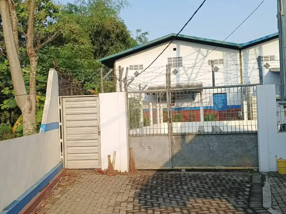 Dijual Pabrik Rokok  Luas Row Jalan Lebar di Nguling Pasuruan