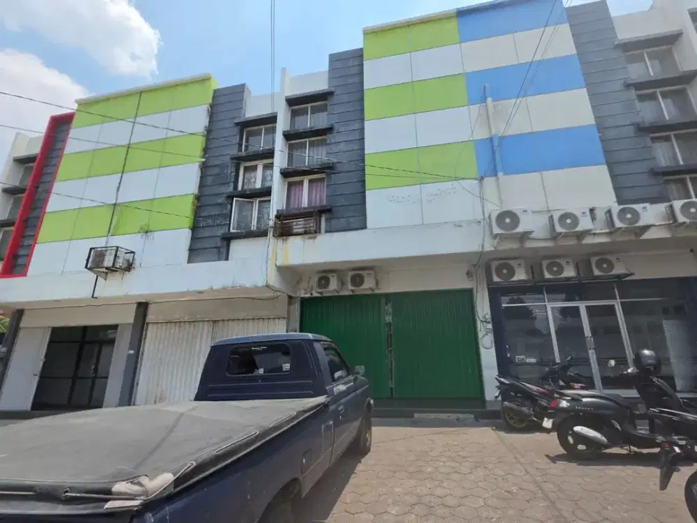 Ruko dengan Area Parkir Luas daerah Manyaran Semarang