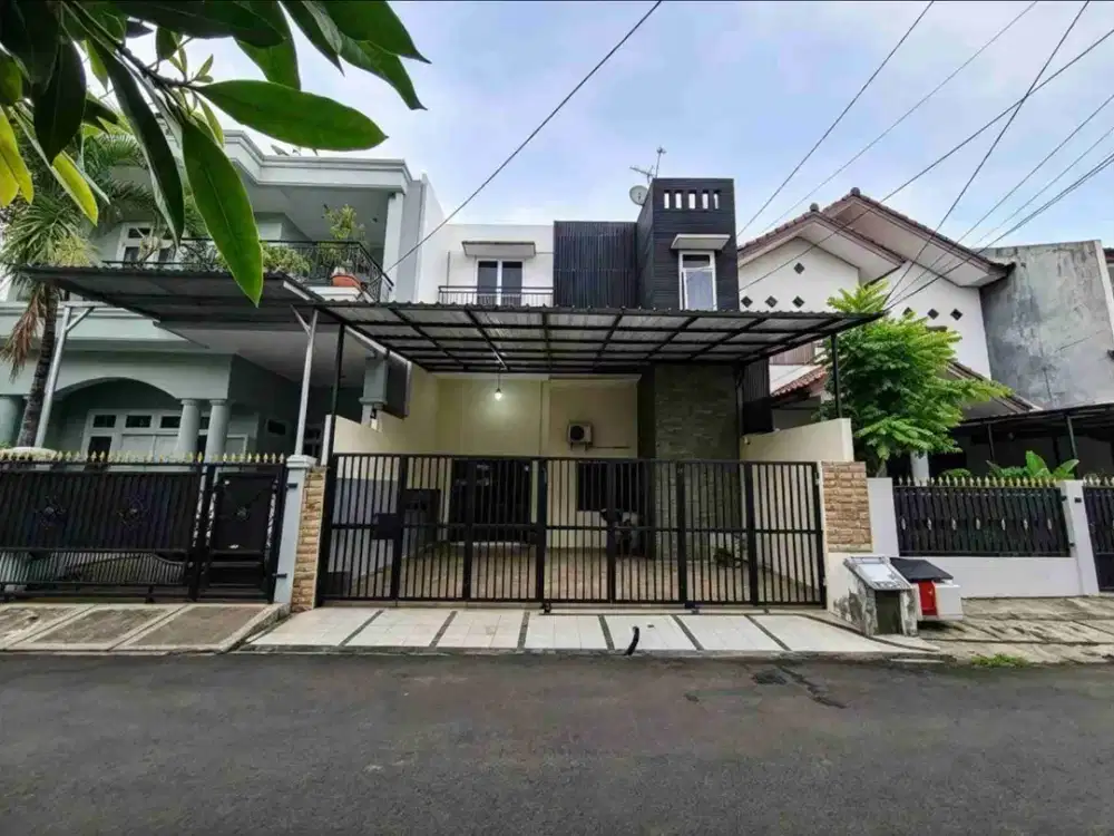 RUMAH DISEWAKAN DI BILLY MOON JAKARTA TIMUR – 2 LANTAI, 3+1 KAMAR