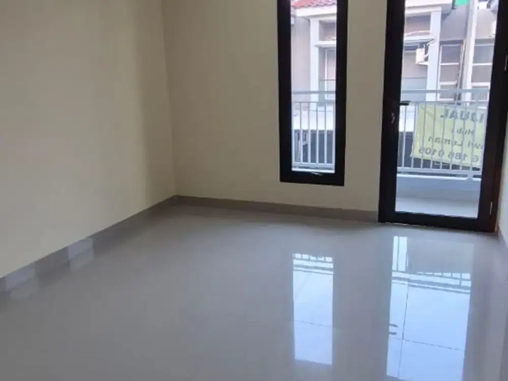 Rumah Baru 200 Meter Dari Gerbang Pintu Tol Meruya, Jakarta Barat, Auto Gak Macet