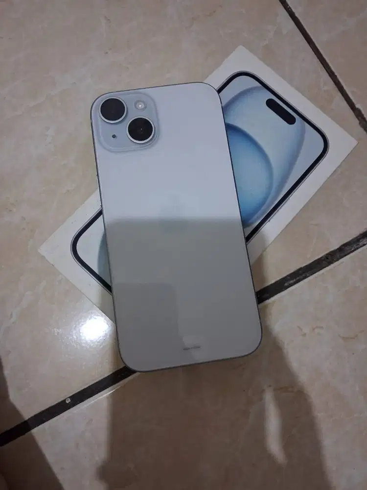 Di jual Iphone 15 Blue 128gb resmi Digimap
