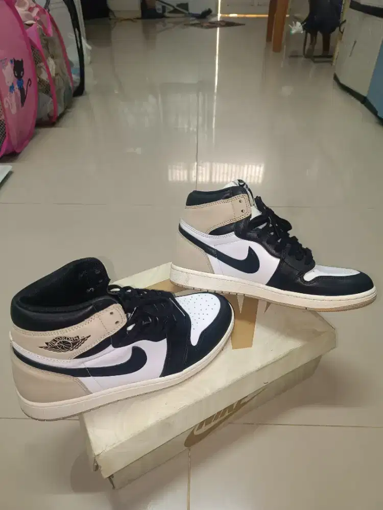 Nike Air Jordan 1 Retro High OG latte jual cepet size 42,5