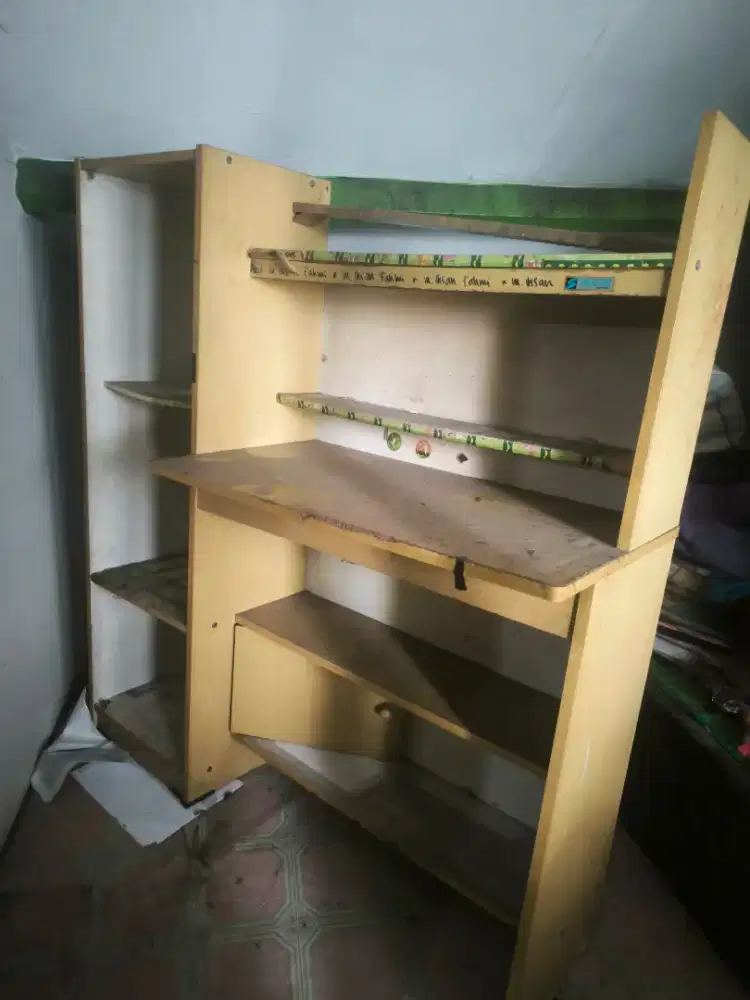 Lemari meja belajar
