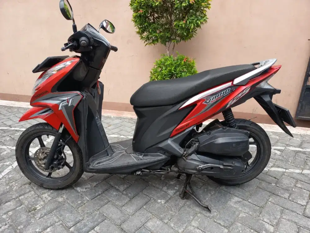 Vario 125 KZR merah H