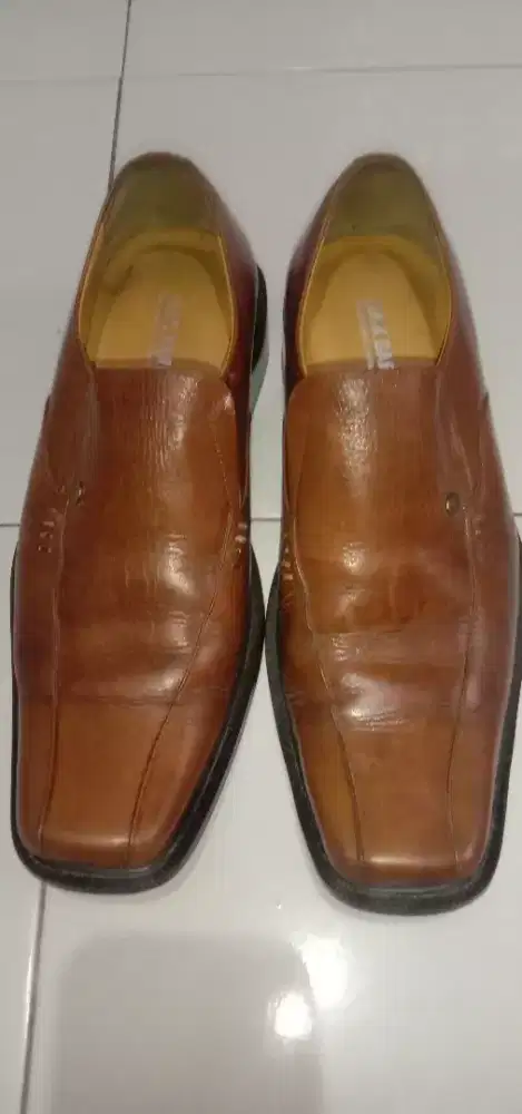 Sepatu kulit pria max baren