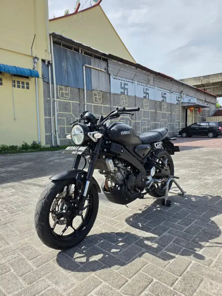 Yamaha XSR 155 Hitam 2021