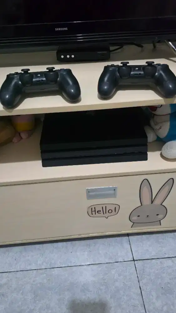 Ps 4 Pro 1 TB 2 stick