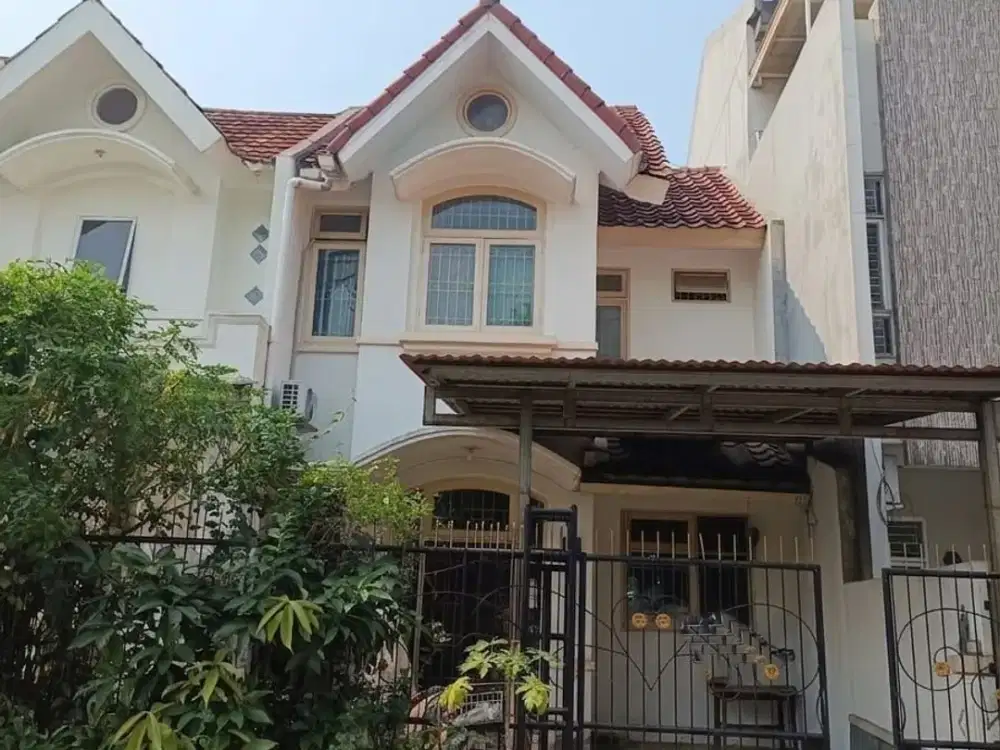 Dijual rumah 2 lantai di taman Surya hadap taman